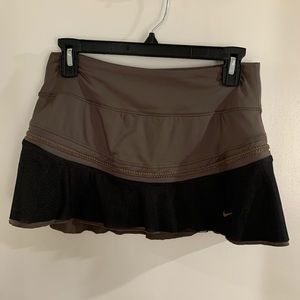 Nike brown/black tennis skirt